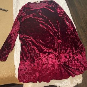 Red velvet dress perfect for the holidays